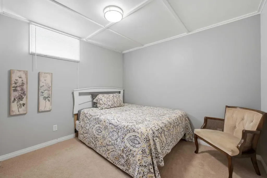 127 Thomas Place Strathmore AB T1P 1C3
