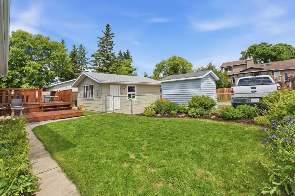 127 Thomas Place Strathmore AB T1P 1C3