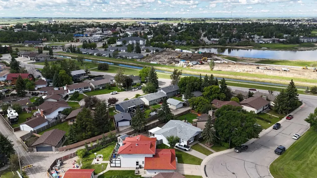 127 Thomas Place Strathmore AB T1P 1C3