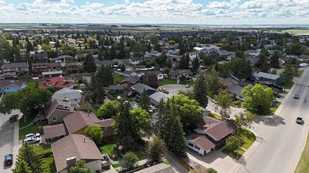 127 Thomas Place Strathmore AB T1P 1C3