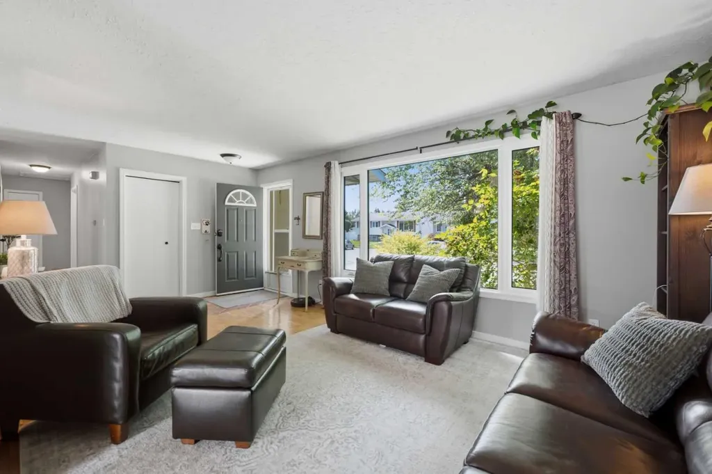 127 Thomas Place Strathmore AB T1P 1C3
