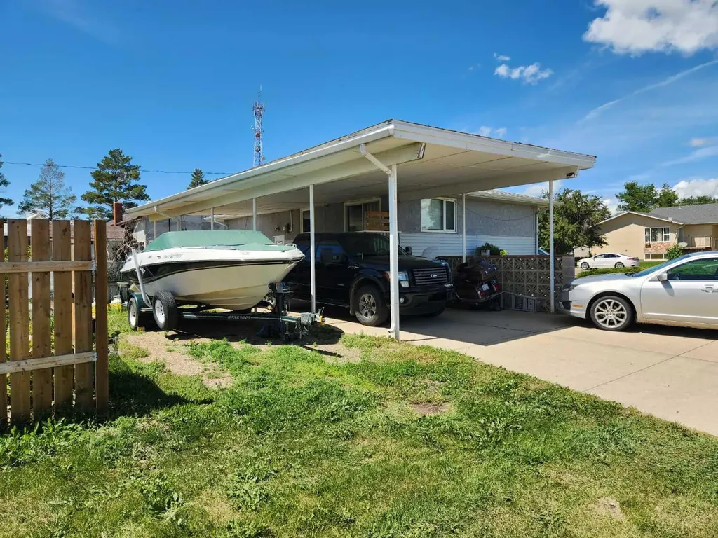 303 2 Avenue Vauxhall AB T0K 2K0