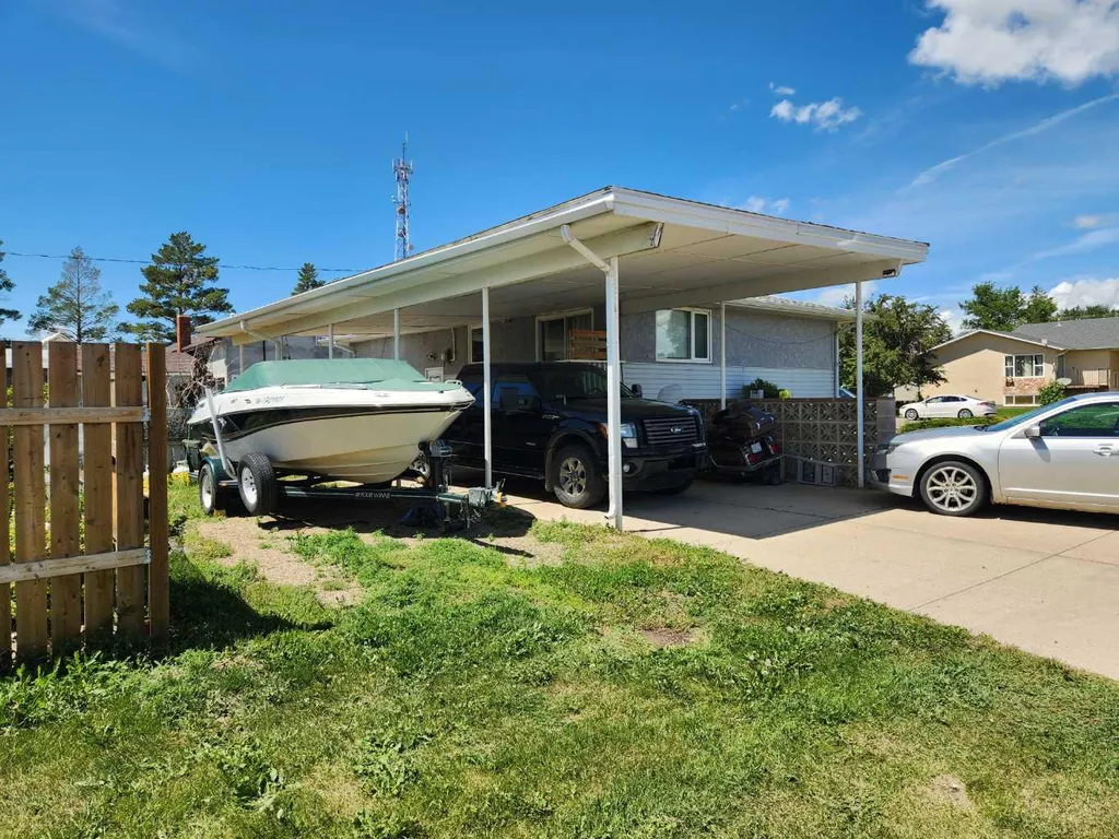 303 2 Avenue Vauxhall AB T0K 2K0
