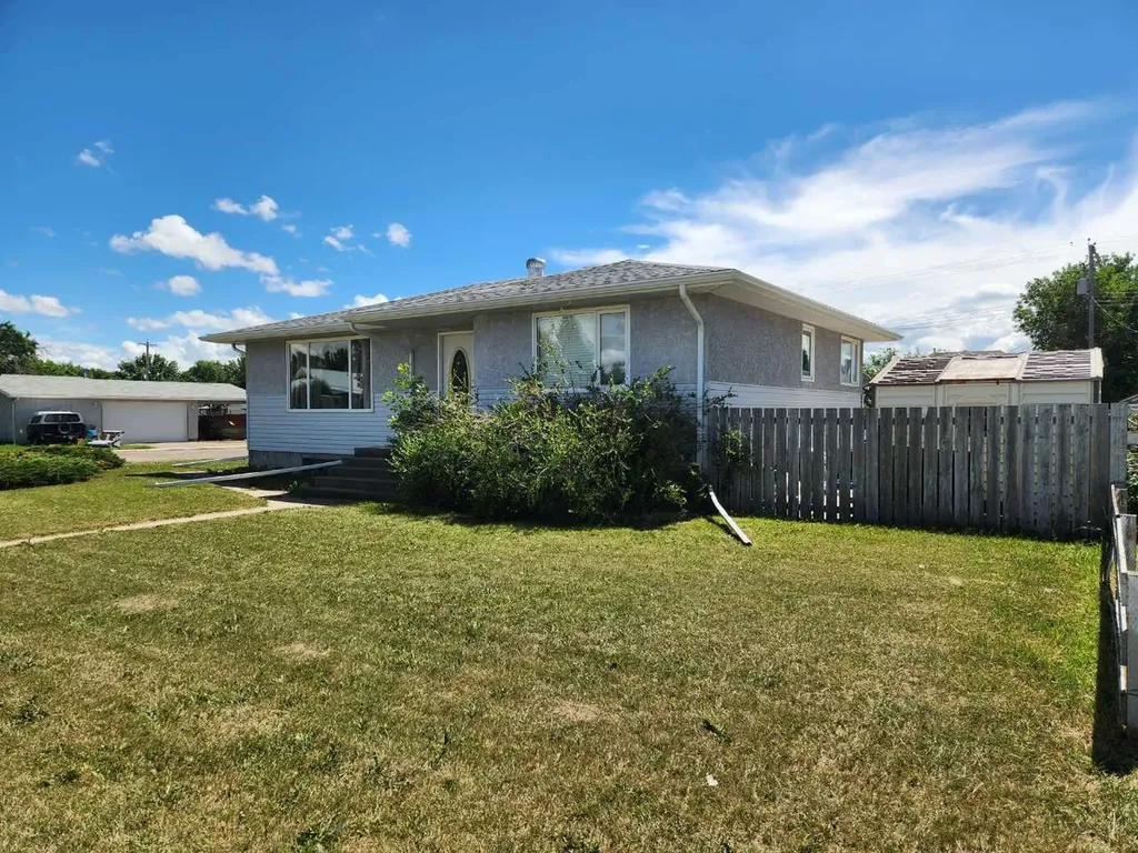 303 2 Avenue Vauxhall AB T0K 2K0