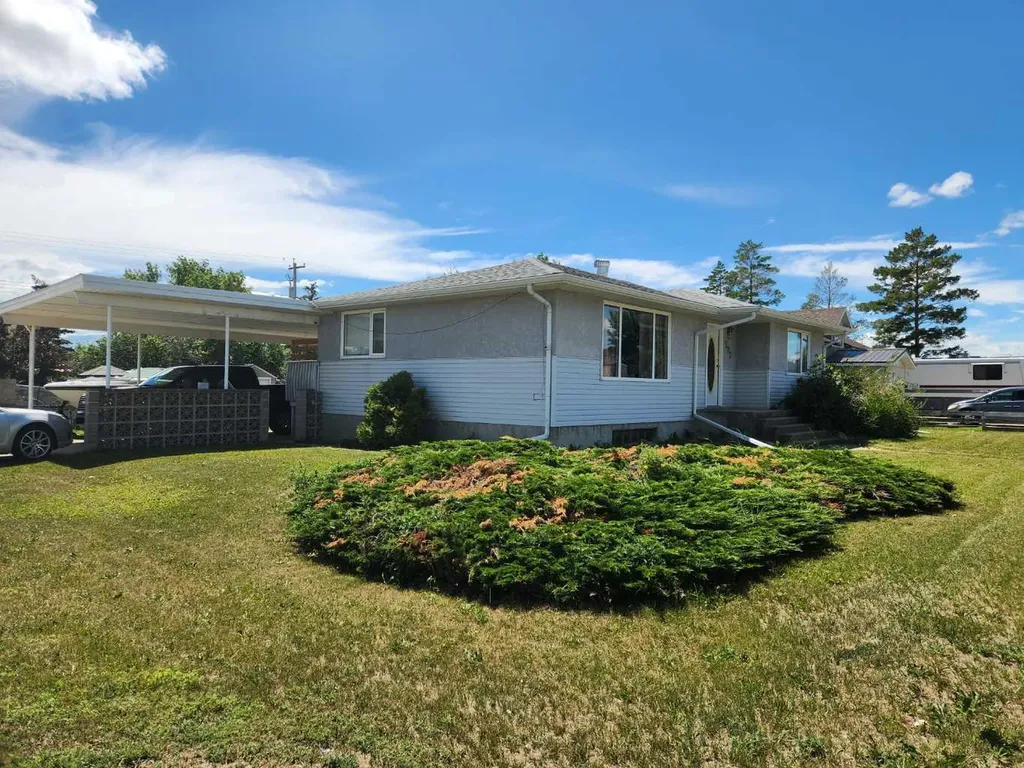 303 2 Avenue Vauxhall AB T0K 2K0