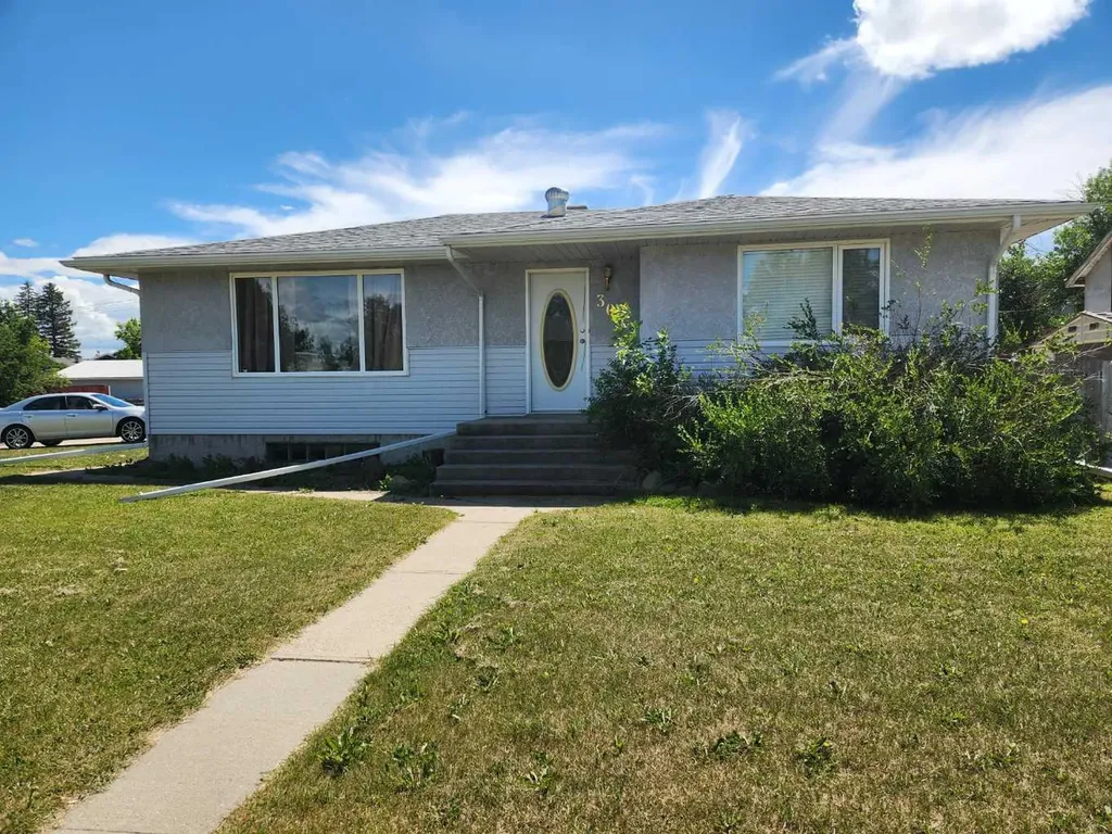 303 2 Avenue Vauxhall AB T0K 2K0