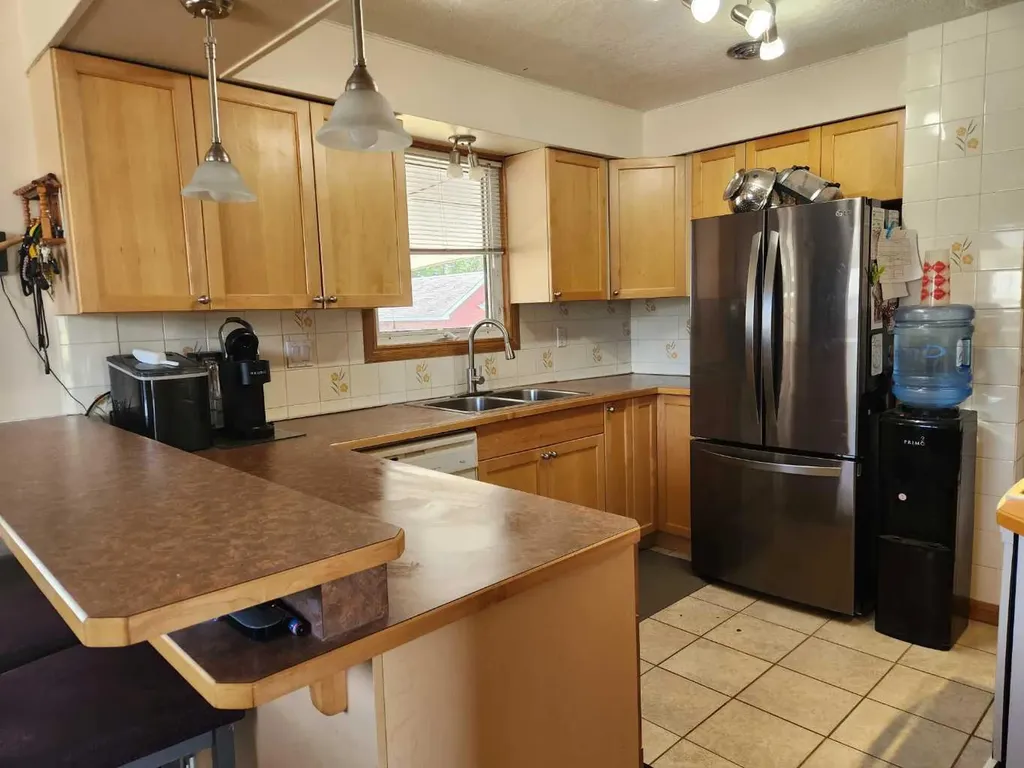 303 2 Avenue Vauxhall AB T0K 2K0