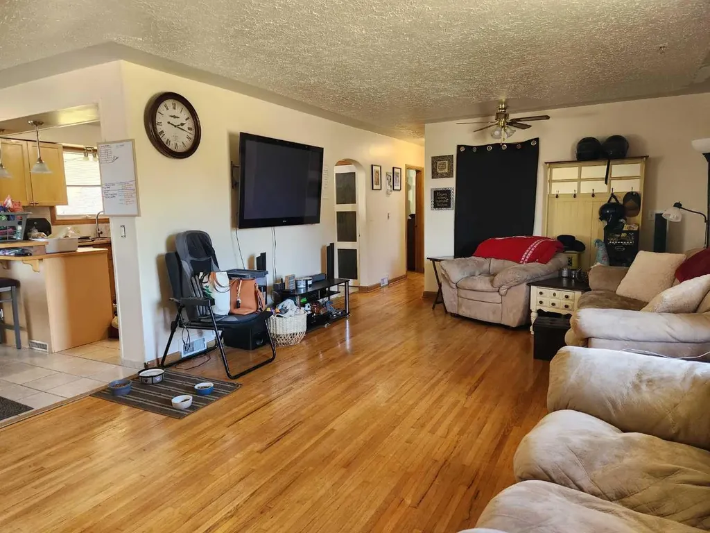 303 2 Avenue Vauxhall AB T0K 2K0