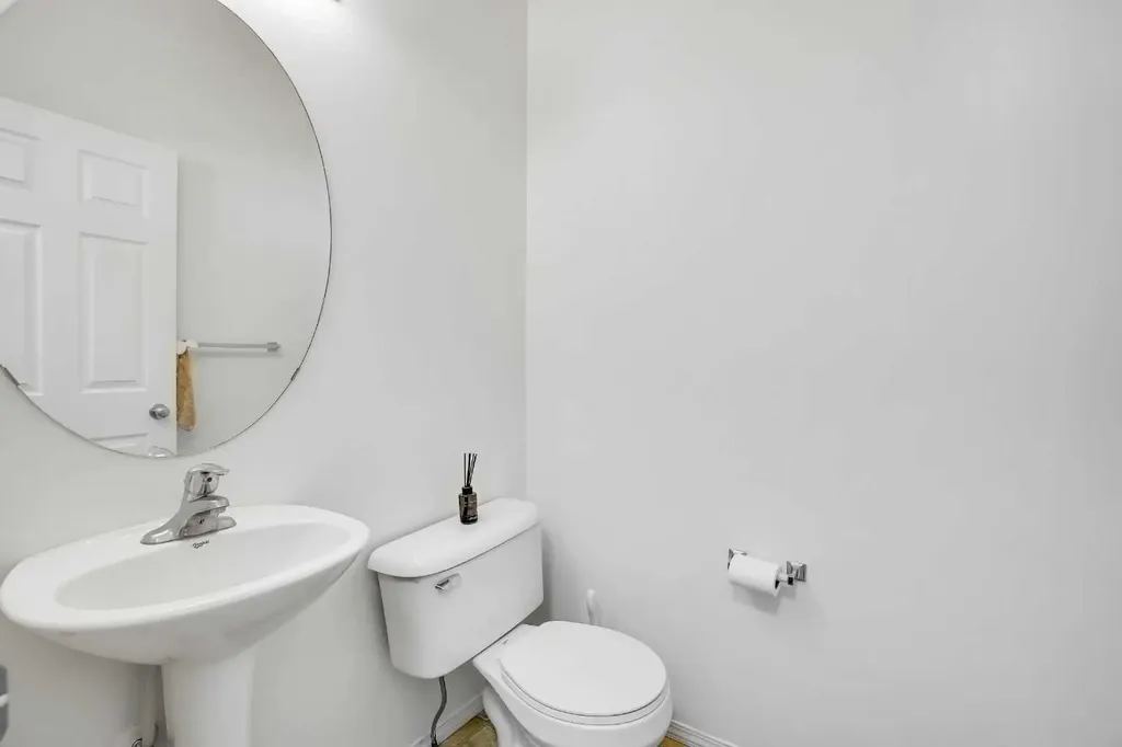 142 Panatella Park NW Calgary AB T3K 6K4