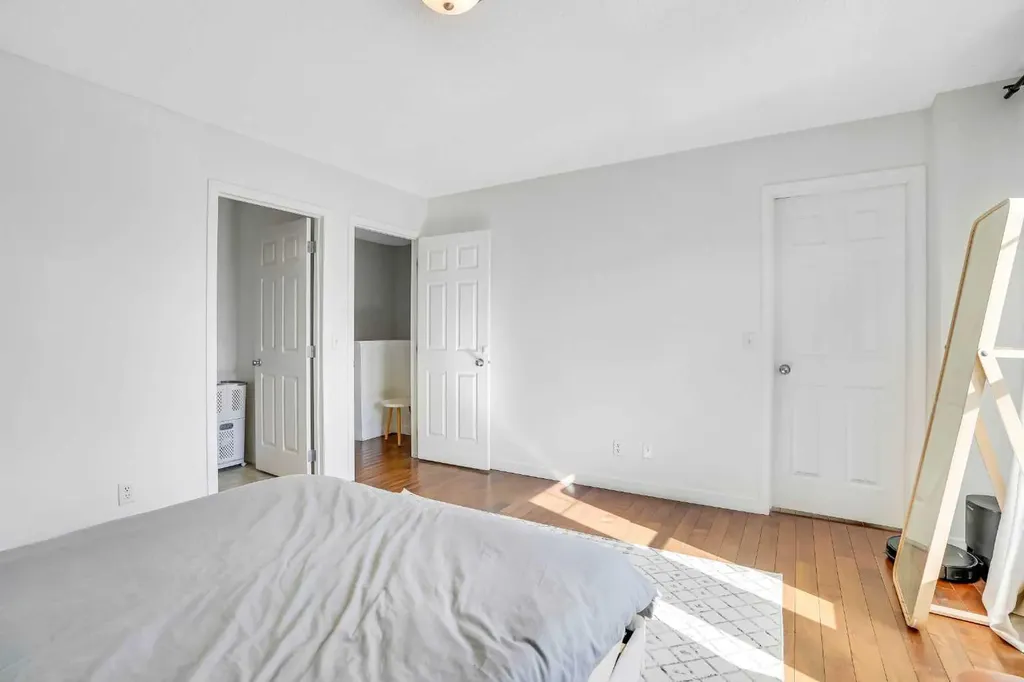 142 Panatella Park NW Calgary AB T3K 6K4