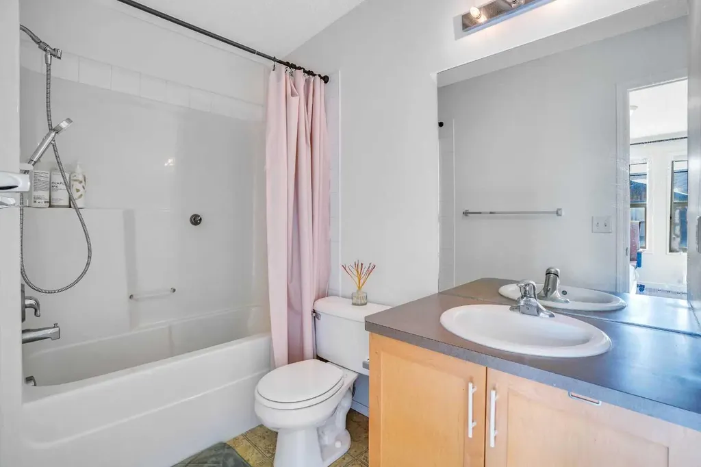142 Panatella Park NW Calgary AB T3K 6K4