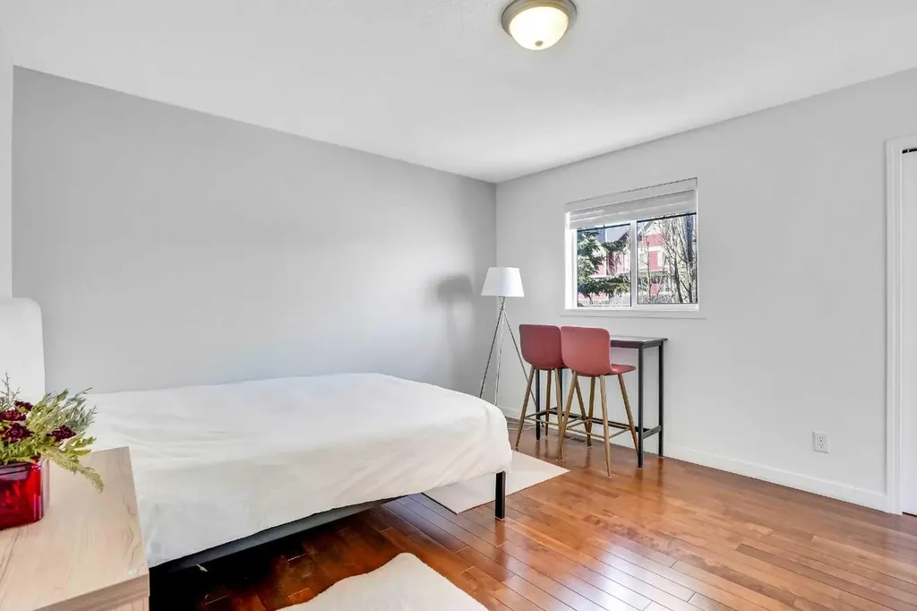 142 Panatella Park NW Calgary AB T3K 6K4