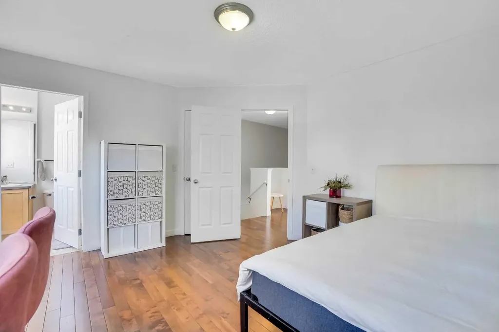 142 Panatella Park NW Calgary AB T3K 6K4