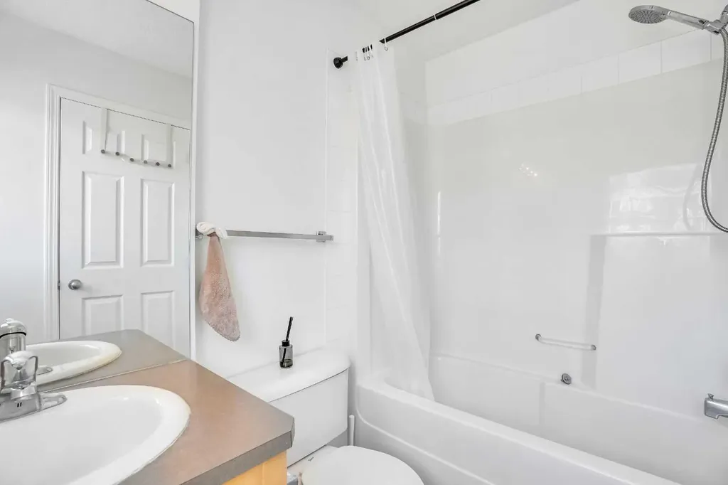 142 Panatella Park NW Calgary AB T3K 6K4