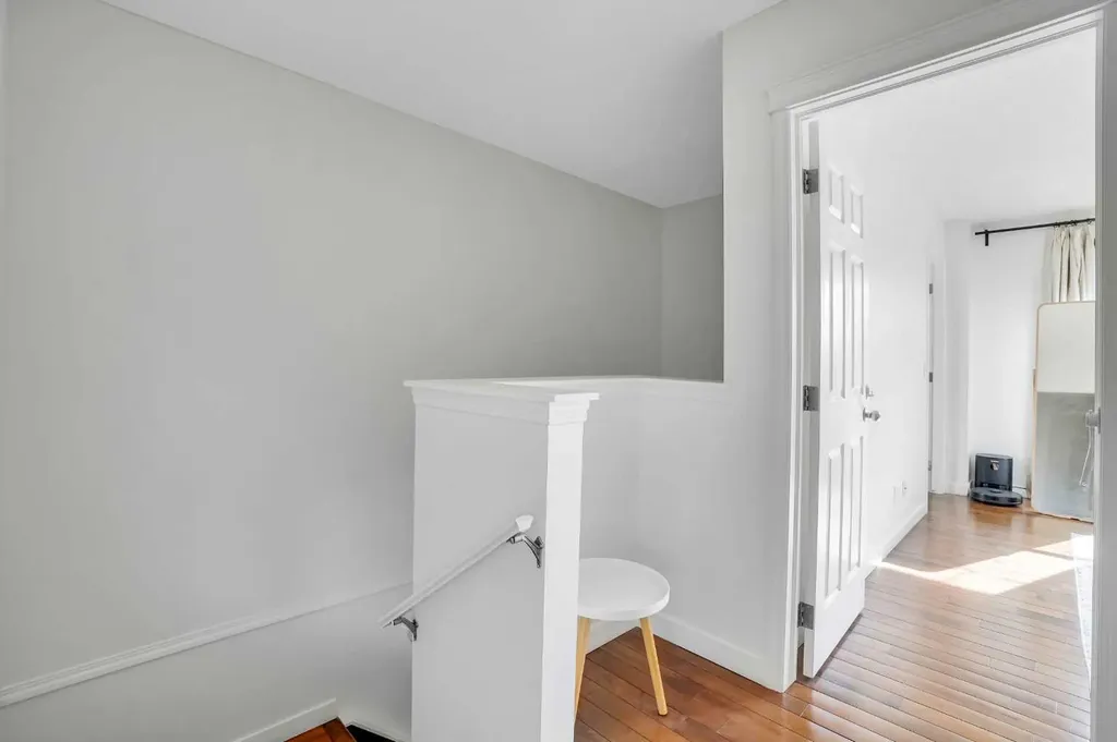 142 Panatella Park NW Calgary AB T3K 6K4