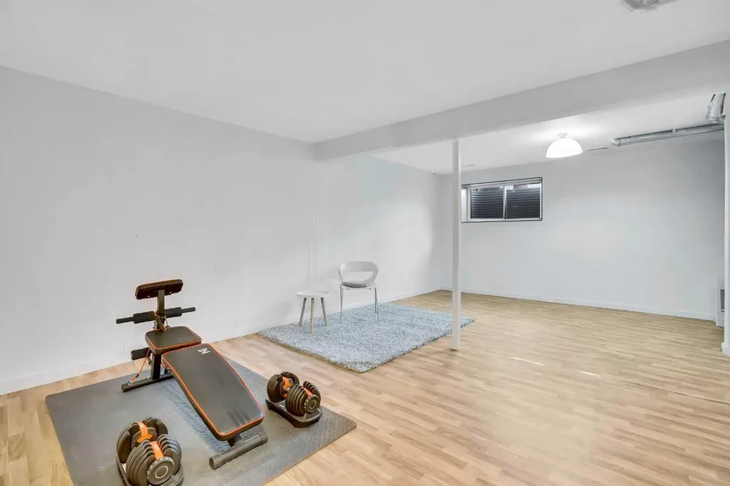 142 Panatella Park NW Calgary AB T3K 6K4