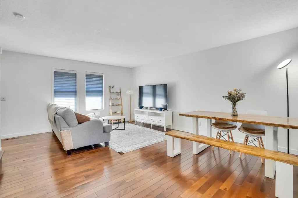 142 Panatella Park NW Calgary AB T3K 6K4