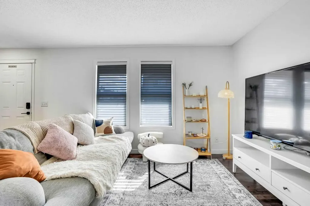 142 Panatella Park NW Calgary AB T3K 6K4