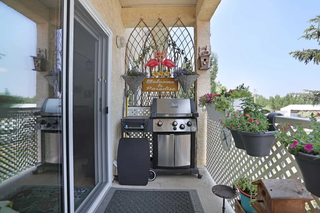 680 Cassils Road W Brooks AB T1R 1H7
