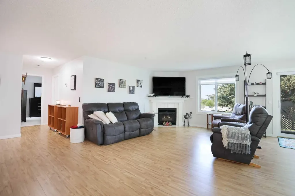 680 Cassils Road W Brooks AB T1R 1H7
