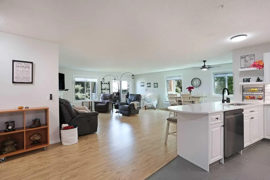680 Cassils Road W Brooks AB T1R 1H7