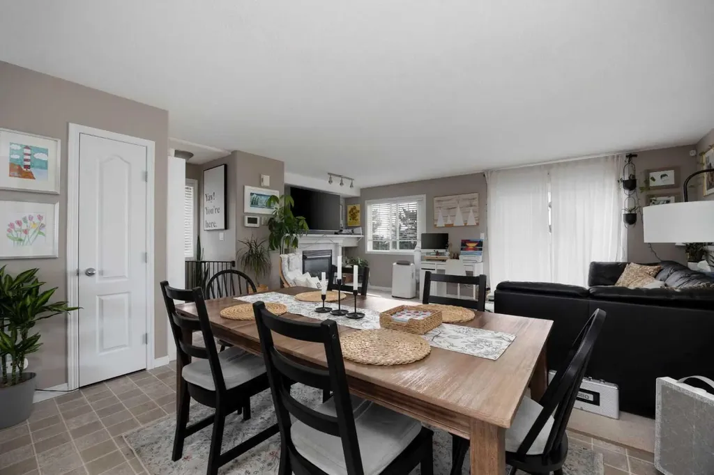 220 Swanson Crescent Fort Mcmurray AB T9K 2W5