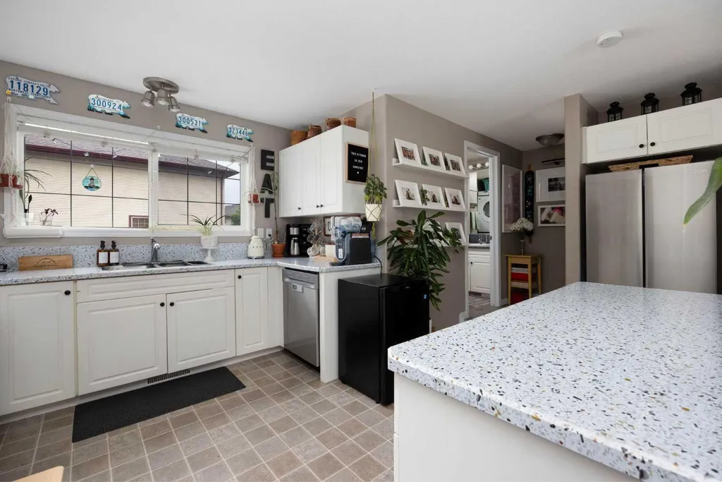 220 Swanson Crescent Fort Mcmurray AB T9K 2W5