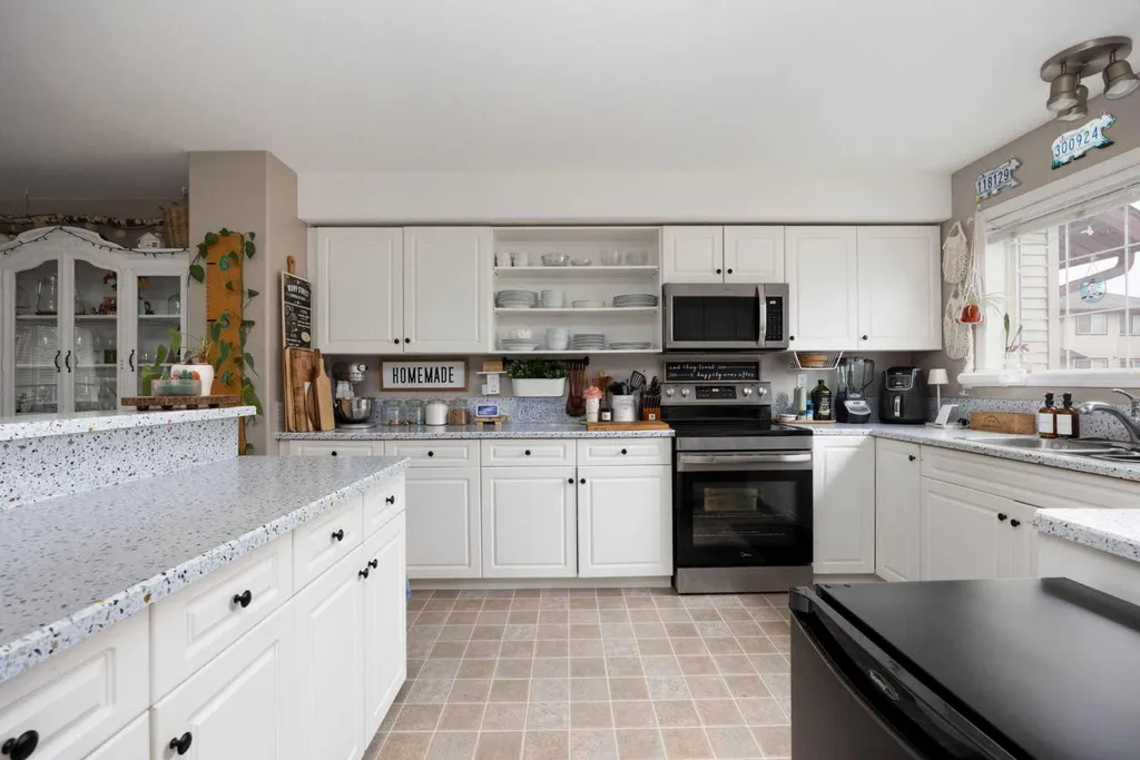 220 Swanson Crescent Fort Mcmurray AB T9K 2W5
