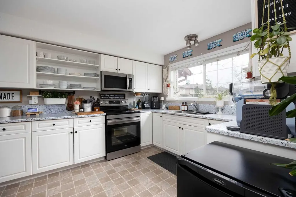 220 Swanson Crescent Fort Mcmurray AB T9K 2W5