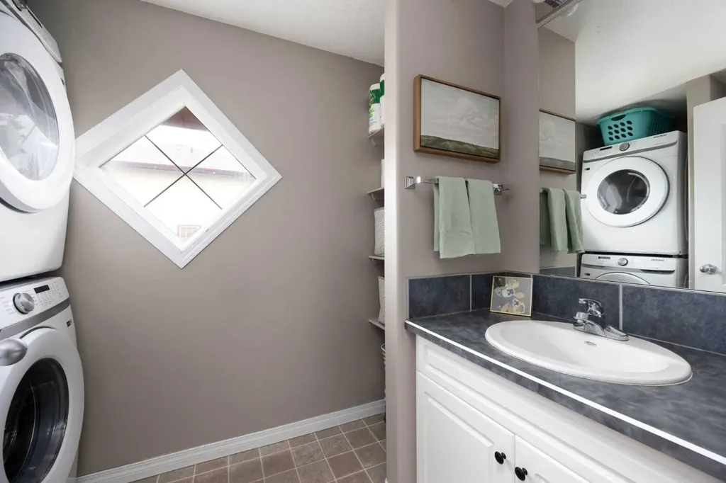 220 Swanson Crescent Fort Mcmurray AB T9K 2W5