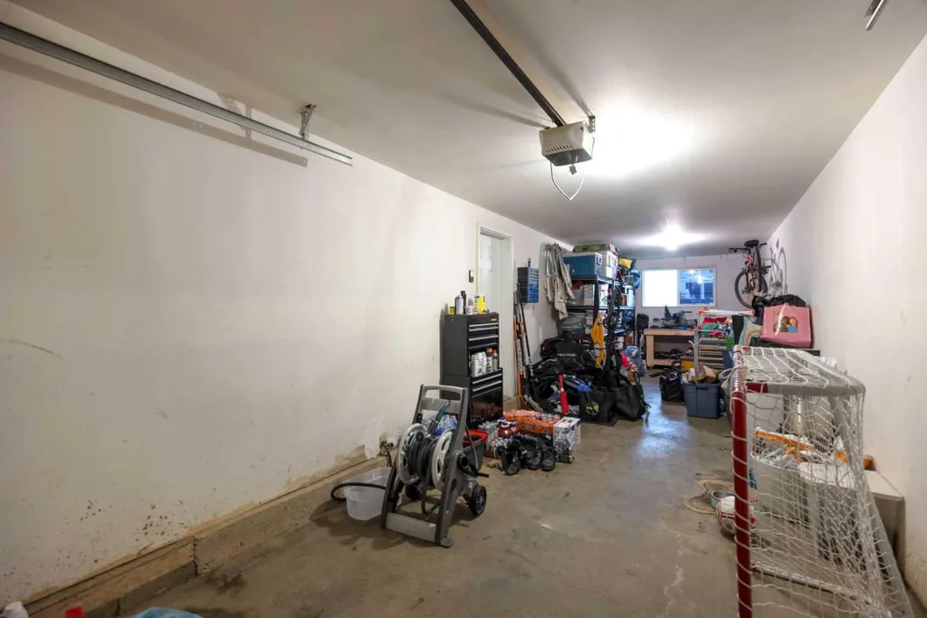 220 Swanson Crescent Fort Mcmurray AB T9K 2W5
