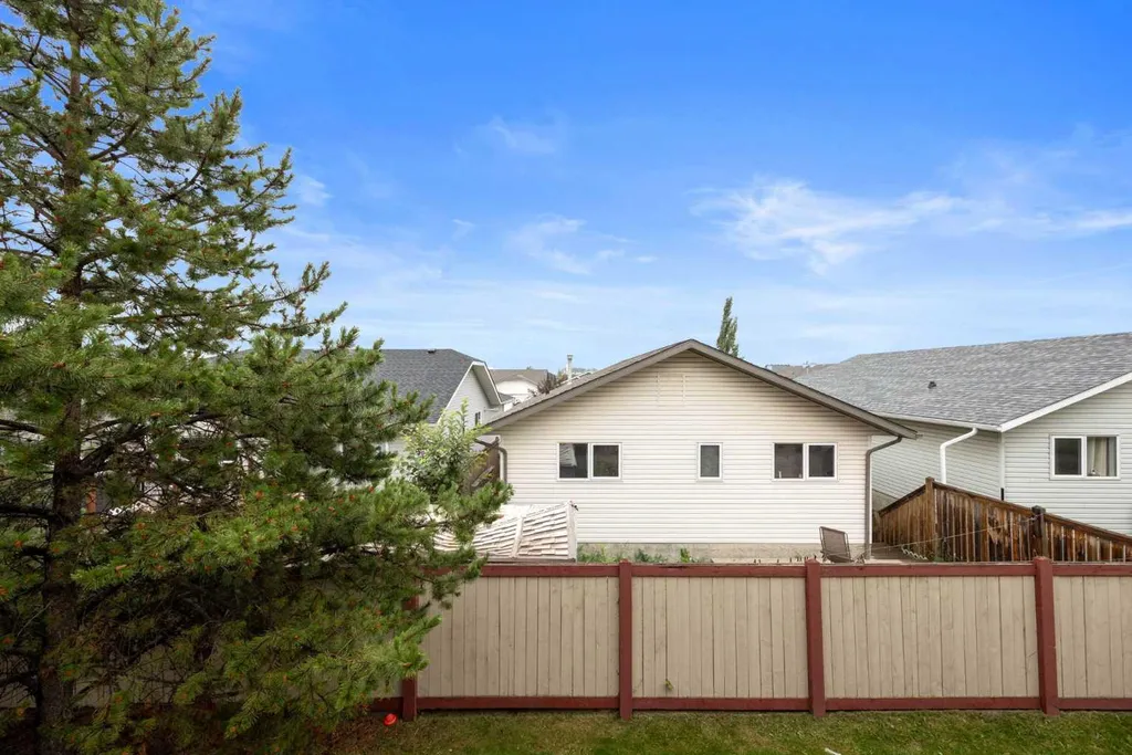 220 Swanson Crescent Fort Mcmurray AB T9K 2W5