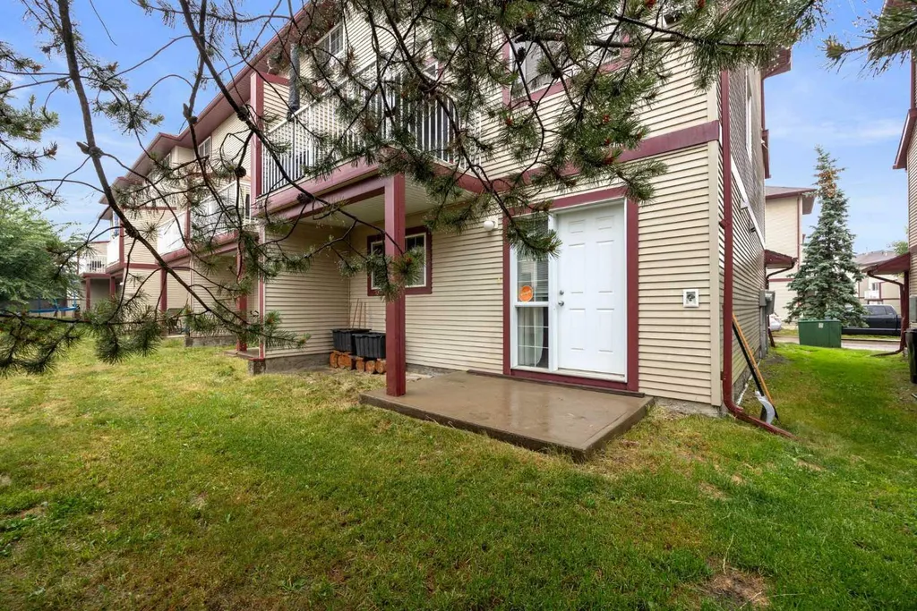 220 Swanson Crescent Fort Mcmurray AB T9K 2W5