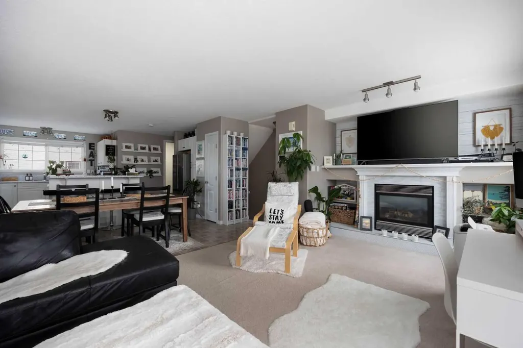 220 Swanson Crescent Fort Mcmurray AB T9K 2W5