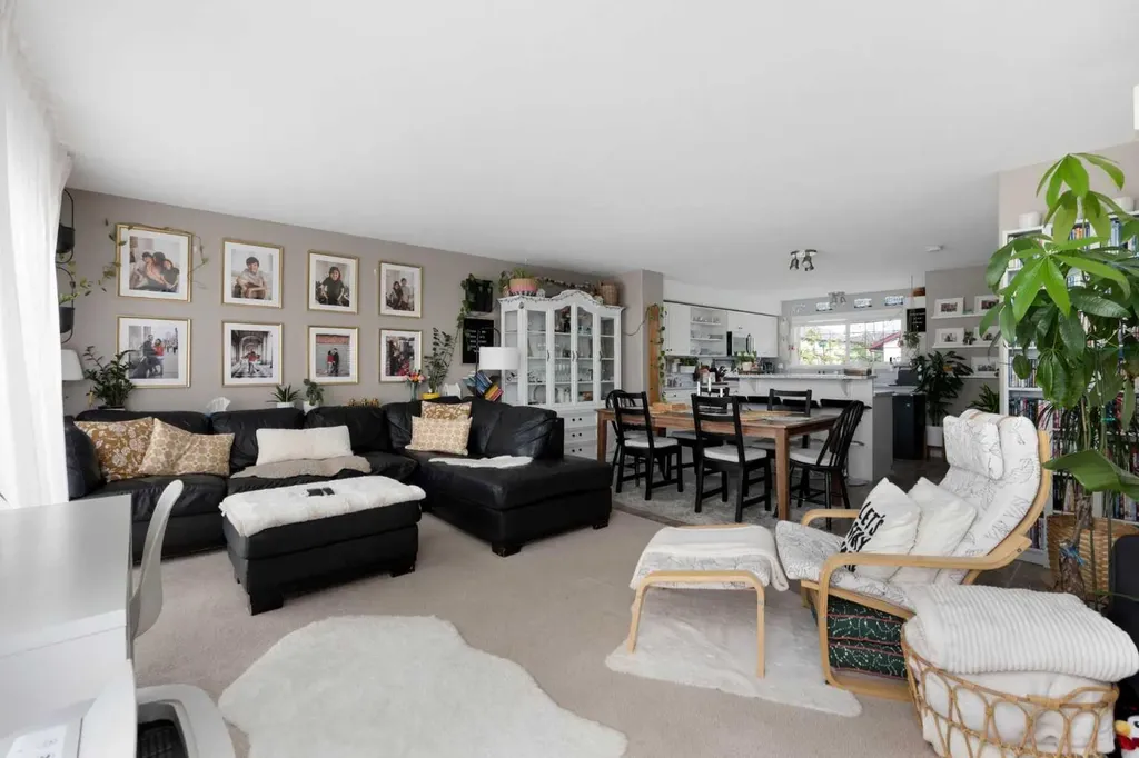 220 Swanson Crescent Fort Mcmurray AB T9K 2W5