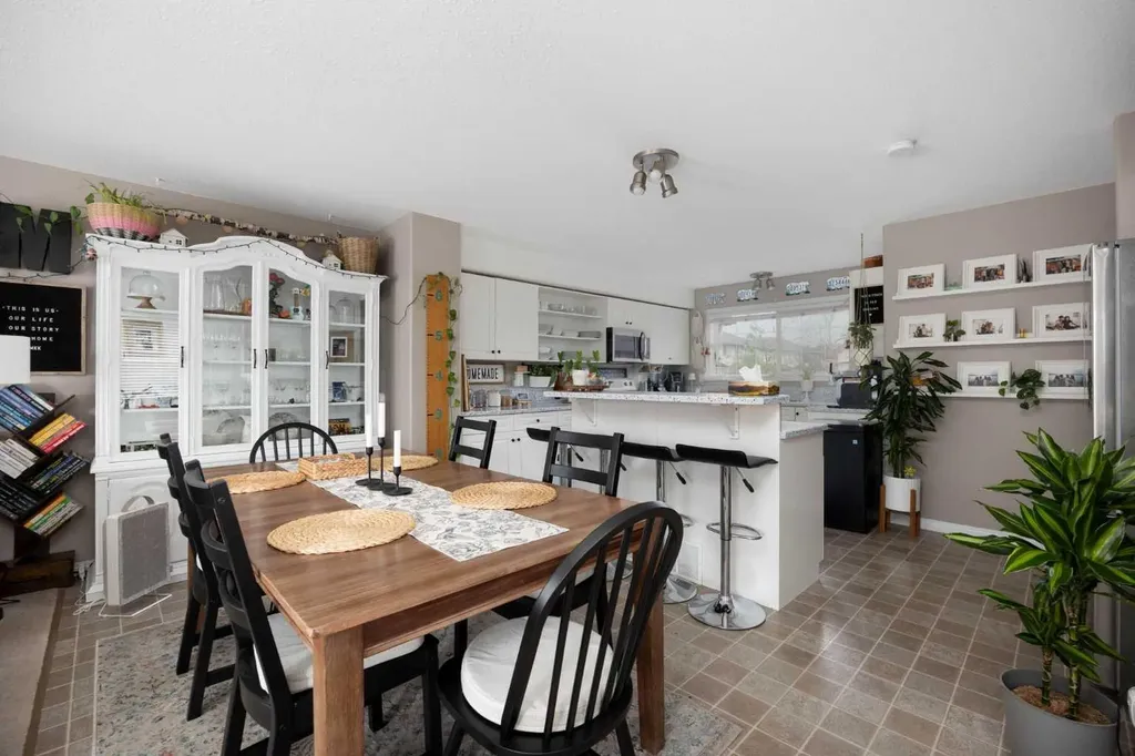 220 Swanson Crescent Fort Mcmurray AB T9K 2W5