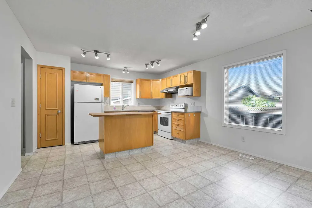 203 Covemeadow Crescent Calgary AB T3K6B1