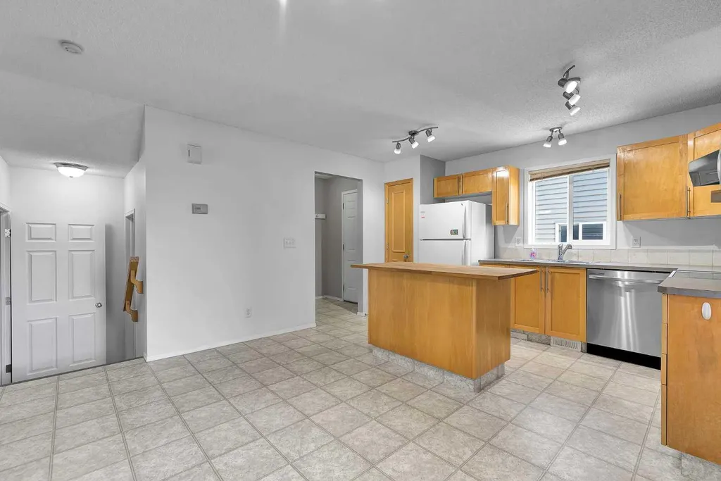 203 Covemeadow Crescent Calgary AB T3K6B1