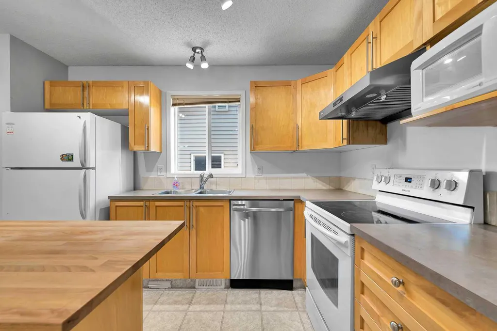 203 Covemeadow Crescent Calgary AB T3K6B1