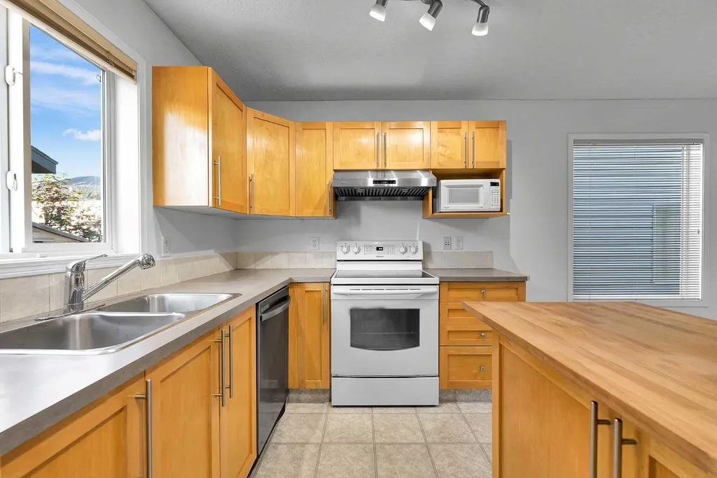 203 Covemeadow Crescent Calgary AB T3K6B1