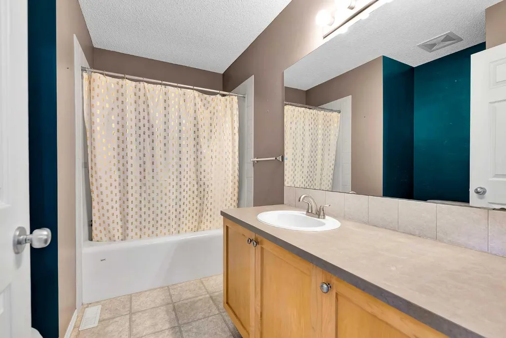 203 Covemeadow Crescent Calgary AB T3K6B1