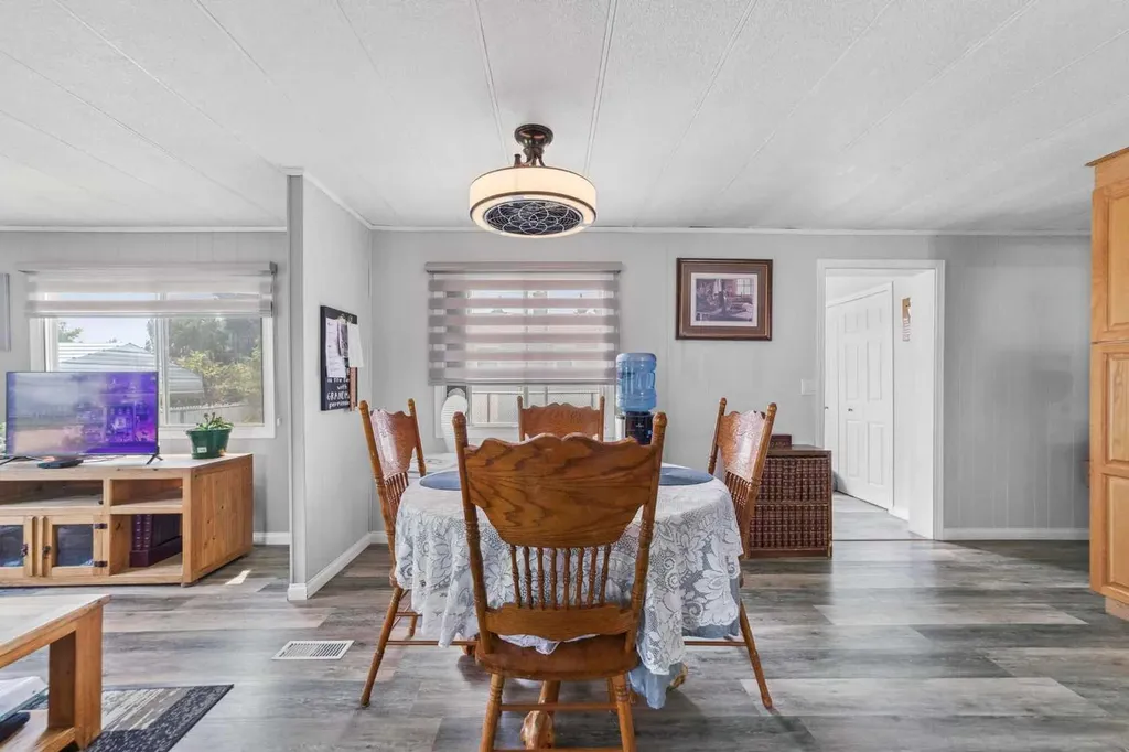 5306 49 Street Daysland AB T0B 1A0