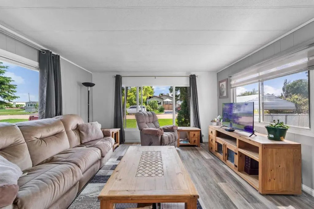 5306 49 Street Daysland AB T0B 1A0