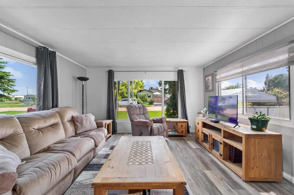 5306 49 Street Daysland AB T0B 1A0