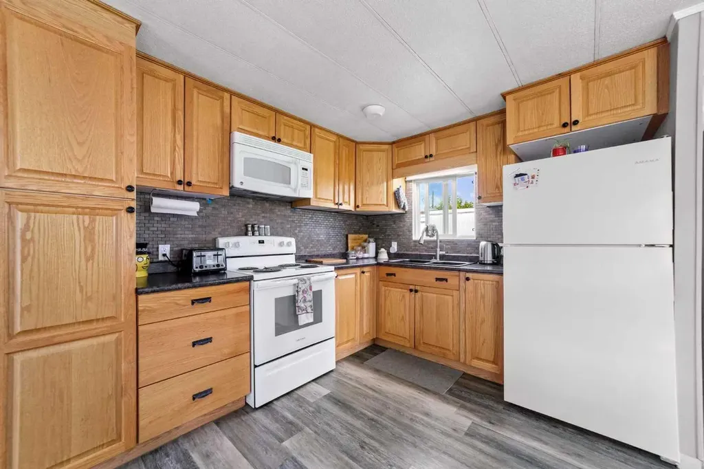 5306 49 Street Daysland AB T0B 1A0