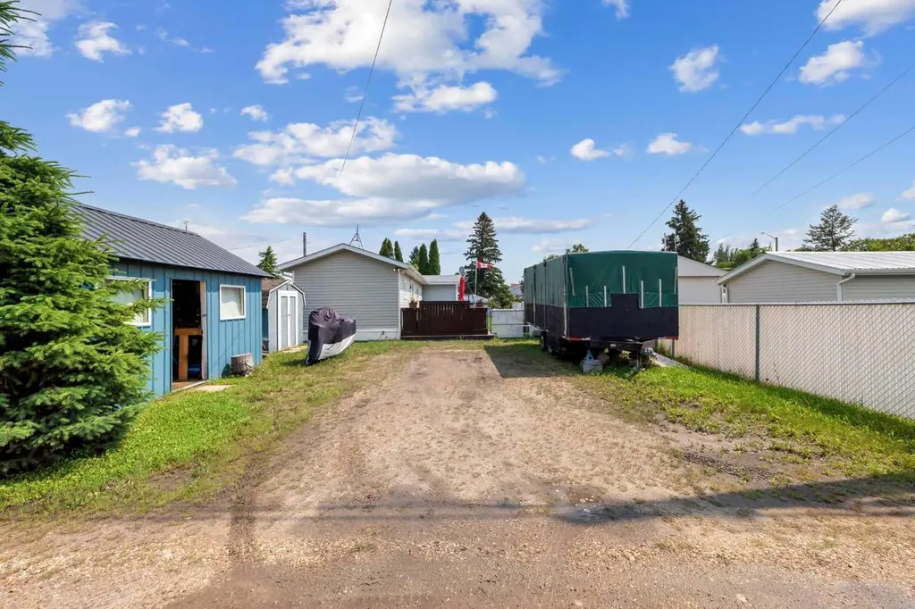 5306 49 Street Daysland AB T0B 1A0