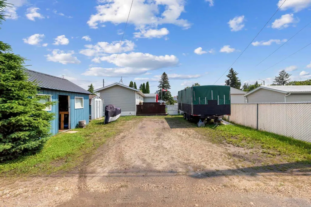 5306 49 Street Daysland AB T0B 1A0