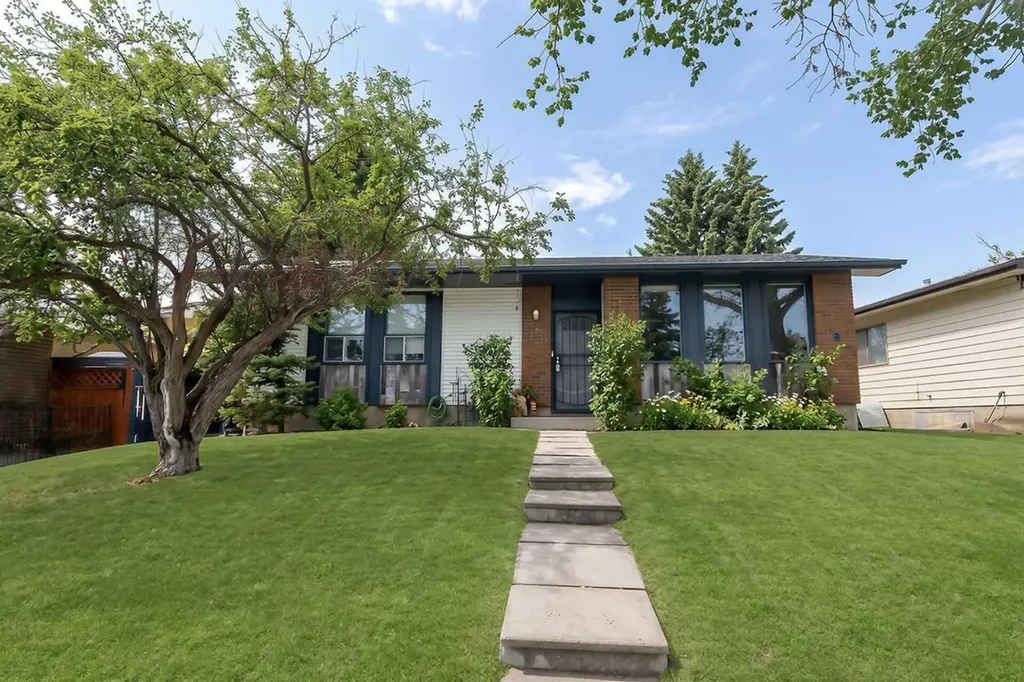 3523 48 Street NE Calgary AB T1Y5S5
