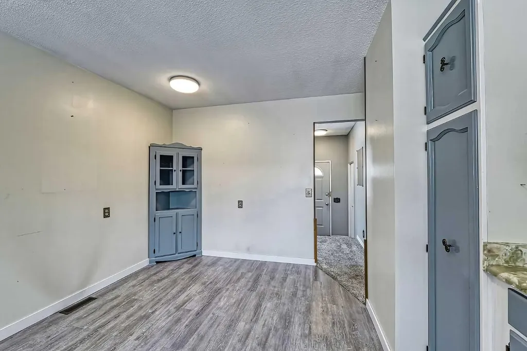 3523 48 Street NE Calgary AB T1Y5S5