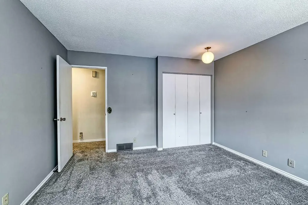 3523 48 Street NE Calgary AB T1Y5S5